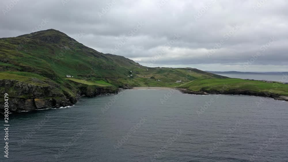 Mucross Head is a small peninsula about 10km west of Killybegs in County Donegal in north-west Ireland and contains a popular rock-climbing area, noted for its unusual horizontally layered structure Mucross Head is a small peninsula about 10km west of Killybegs in County Donegal in north-west Ireland and contains a popular rock-climbing area, noted for its unusual horizontally layered structure