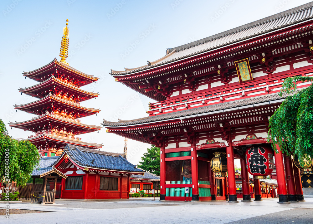 浅草寺 宝蔵門と五重塔
