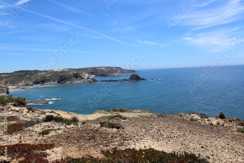 Côte atlantique à Zambujeira au Portugal vue sur l'océan à partir des falaises