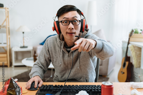 Slika na platnu mad boy with bad teammate player and scolding
