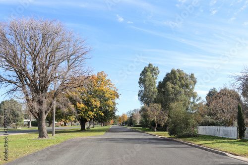 Tableau sur toile streetscape of a deserted road in a quiet Australian country town