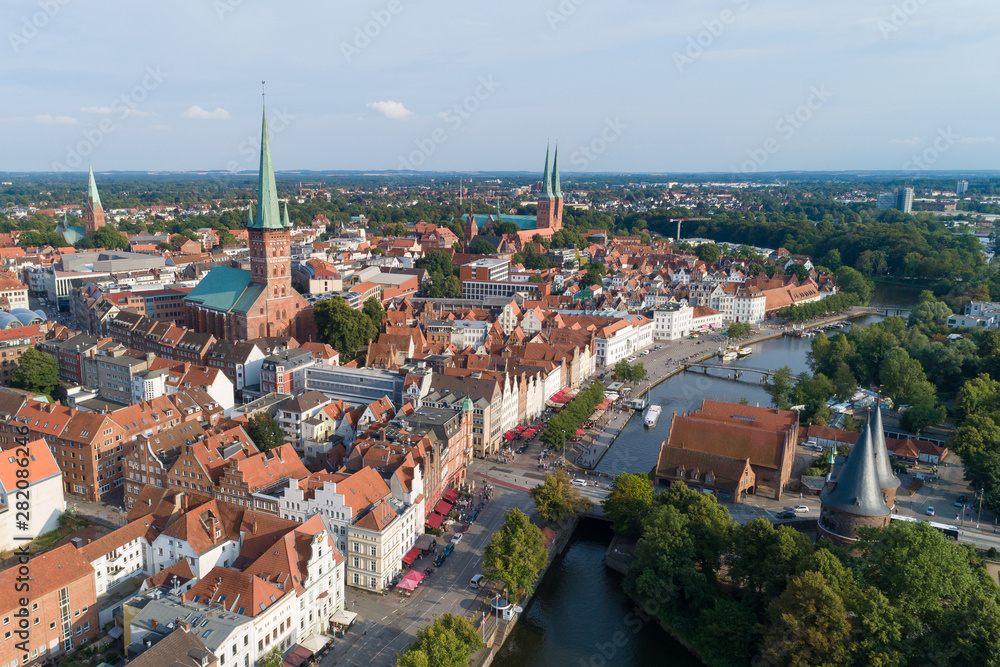 Blick von oben auf den Süden der Lübecker Altstadt