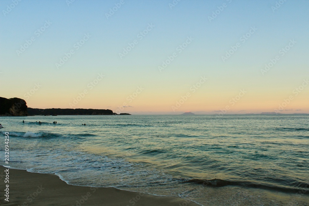 Fototapeta premium 伊豆下田 夕暮れの入田浜