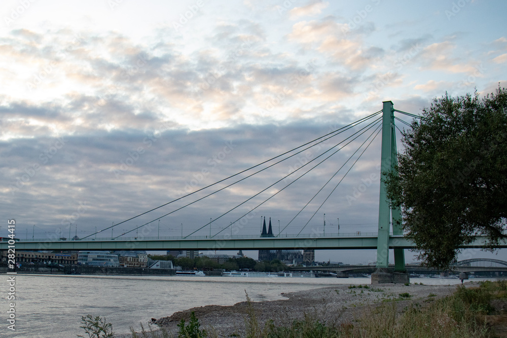 Fototapeta premium Severiens bridge, viev from Poller grassland