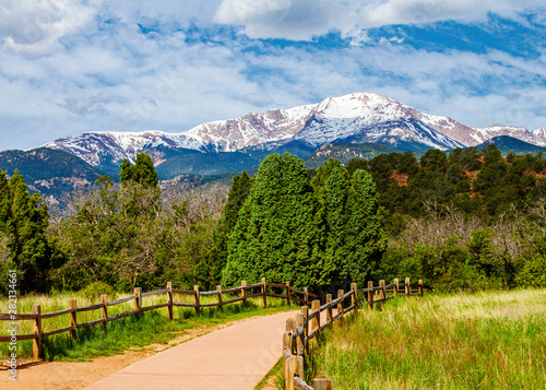 Canvas-taulu Pikes Peak View from Garden of the Gods Colorado