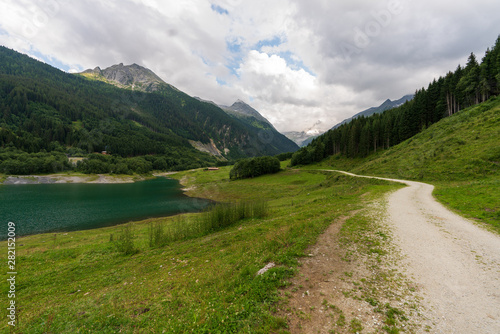 Wanderweg Fahrradweg entlang des Durlaßboden Stausee