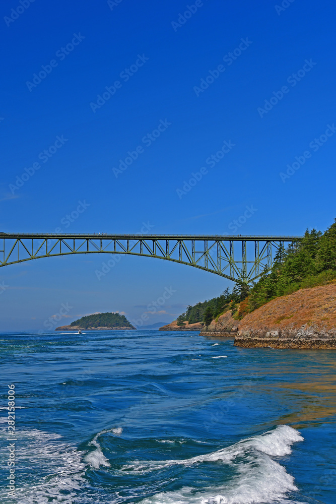 Naklejka premium The Deception Pass Bridge near Whidbey Island, Washington