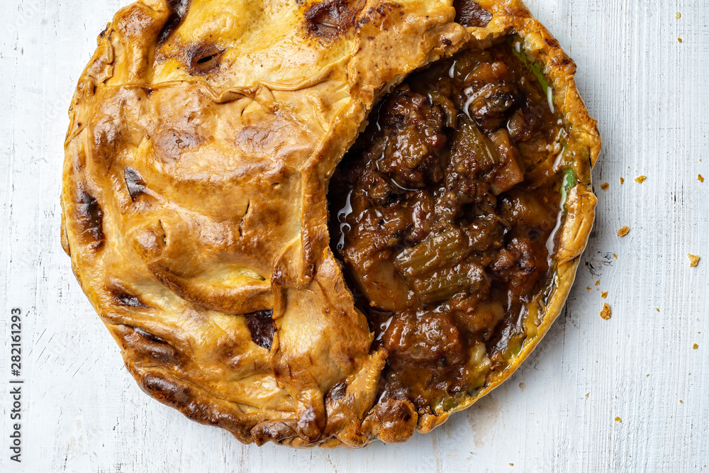 traditional english beef pie