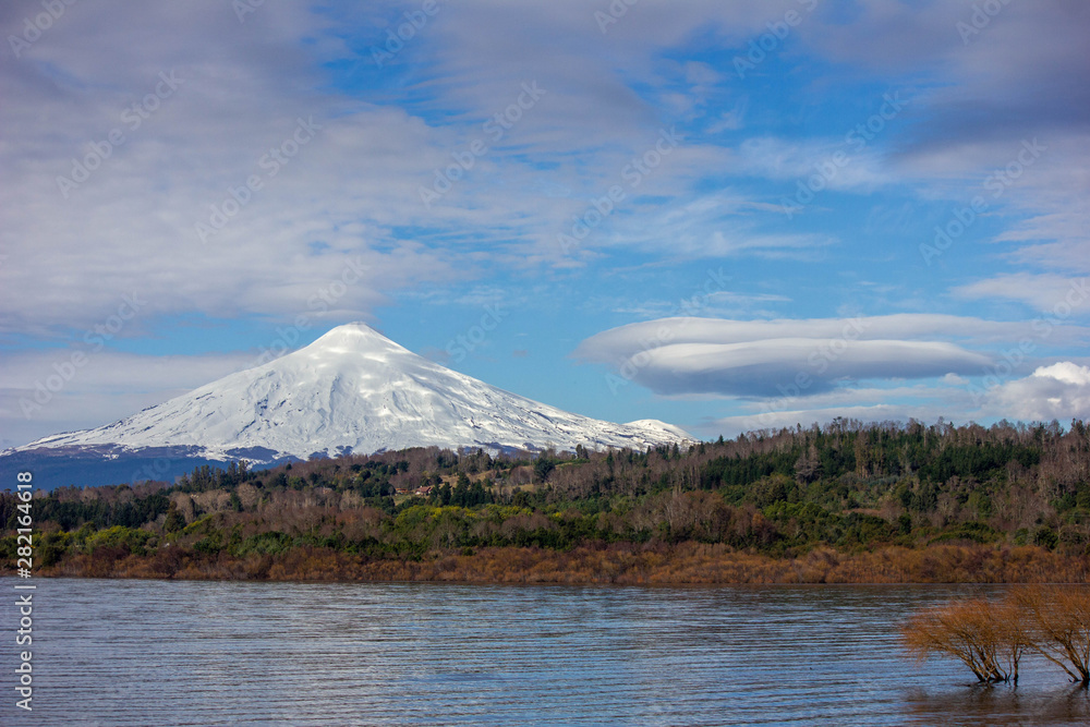 Naklejka premium Villarica volcan - Pucon - CL