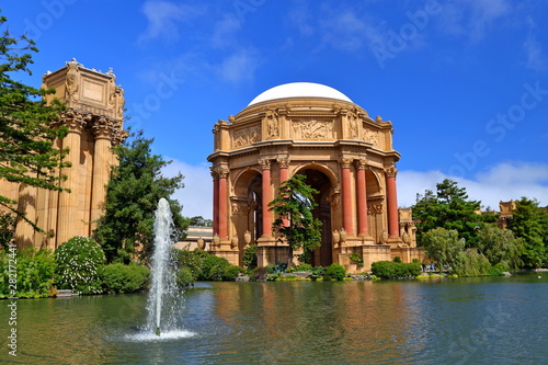 Photography Palace of Fine Arts near Golden Gate Bridge in San Francisco.