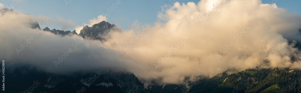 Wilder Kaiser Panorama mit vielen Wolken