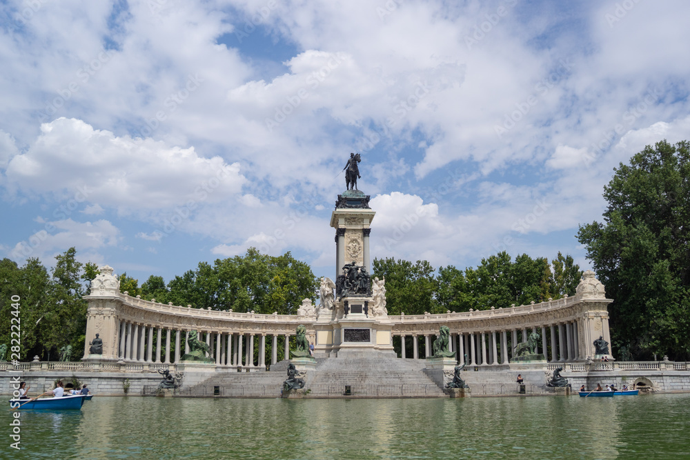 Estanque del Parque del Retiro en Madrid