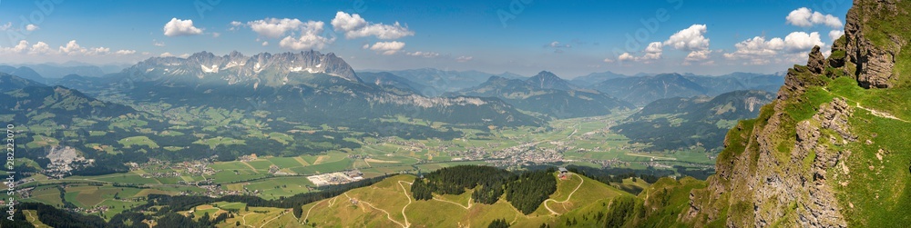 Fototapeta premium Panorama am Kitzbühler Horn mit Wilden Kaiser