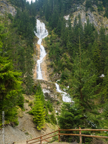 Der Wasserfall Cascada Cailor, in Nationalpark Rodna in den den rumänischen Karpaten. photo