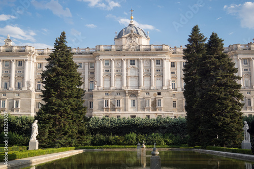 Fachada principal del palacio real de Madrid