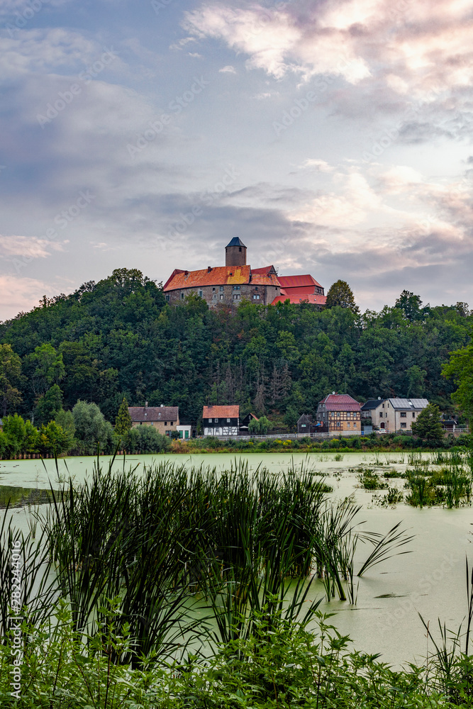 Obraz premium Blick zur Burg Schönfels im Vogtland