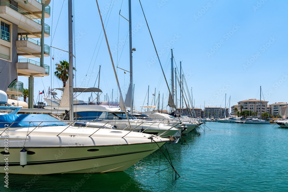 Fototapeta premium Yachten im Hafen
