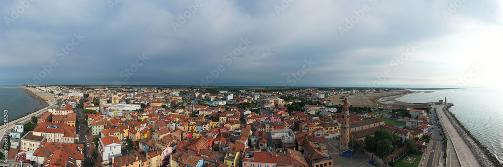 Caorle città-panoramica sul Duomo dall'alto