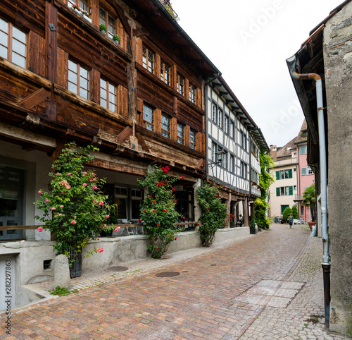 Fototapeta Naklejka Na Ścianę i Meble -  narrow streets with historic houses in the old town of the city of Rapperswil