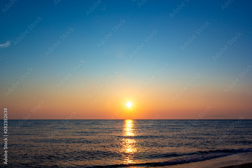 Fototapeta premium 秋田市 新屋海岸 夕日