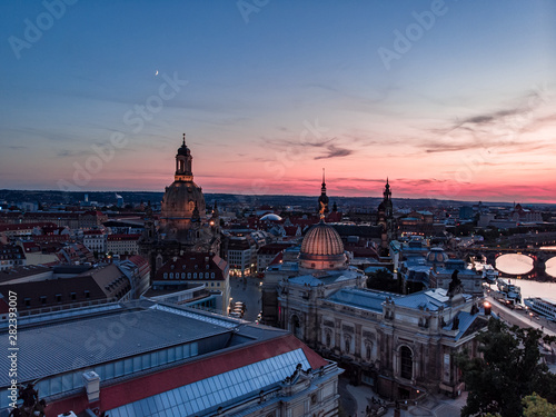 Blaue Stunde, Dresden bei Nacht mit Frauenkriche