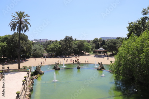 Fototapeta Naklejka Na Ścianę i Meble -  Bassin du parc de la Ciutadella à Barcelone, Espagne