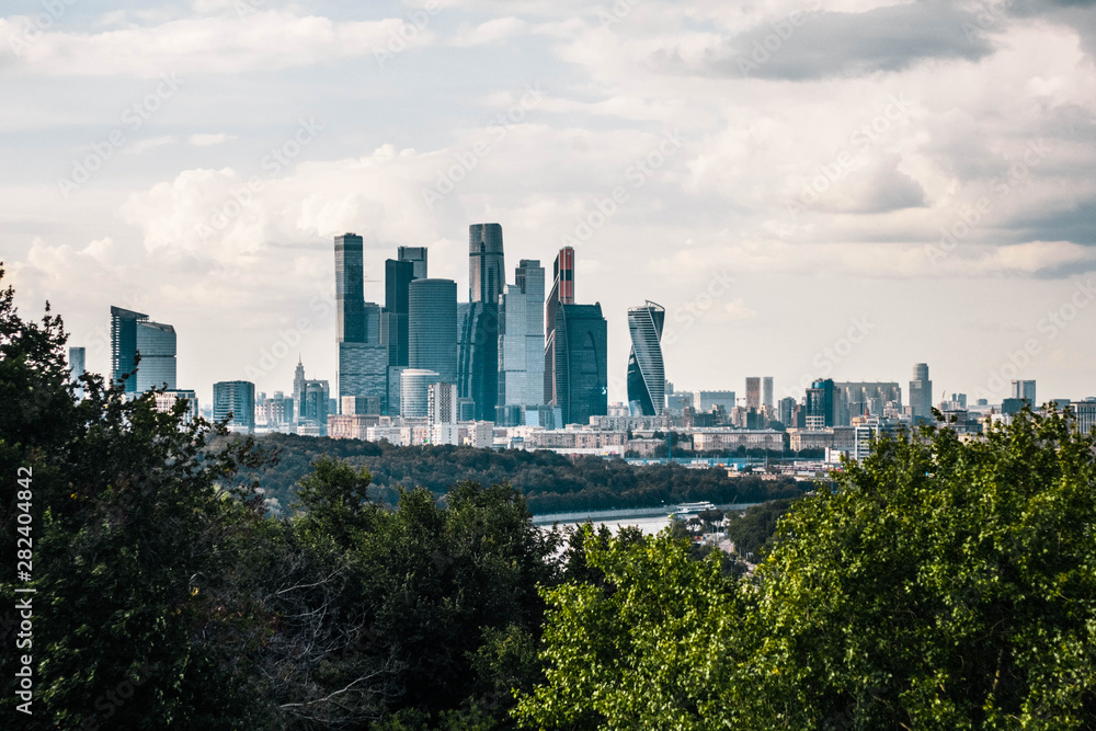 Obraz premium Beautiful panoramic view of the business center of Moscow city from the Sparrow hills. Top view of Moscow city center.