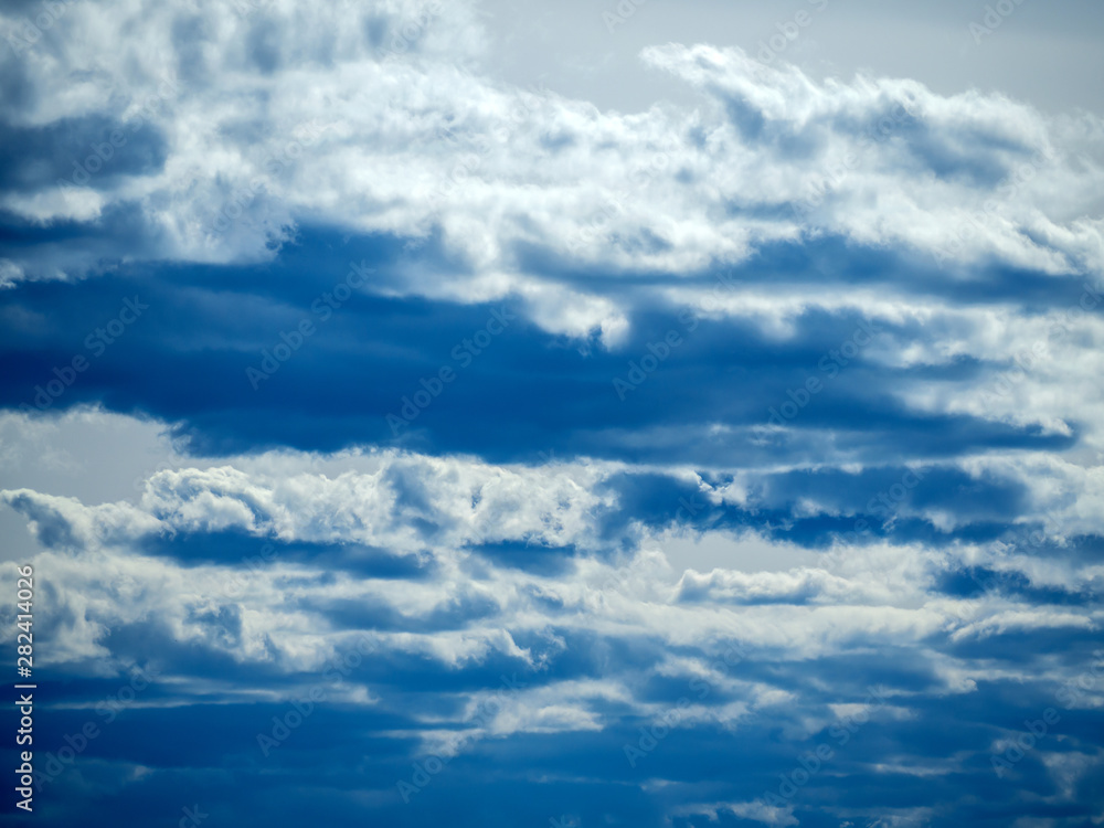 Fototapeta premium Bright colors, partial clouds