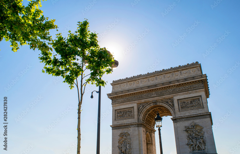 Fototapeta premium Arc de Triomphe in Paris