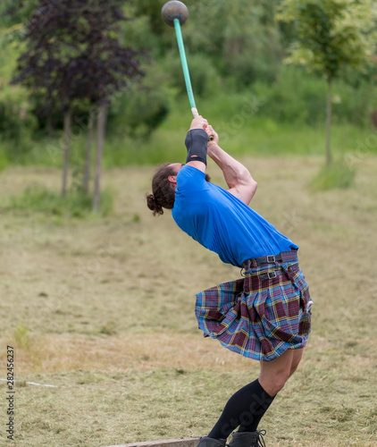 Gewichtweitwurf  Highland Games photo