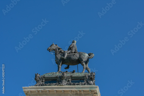 Statue of a mounted knight, in a square in sight of everyone