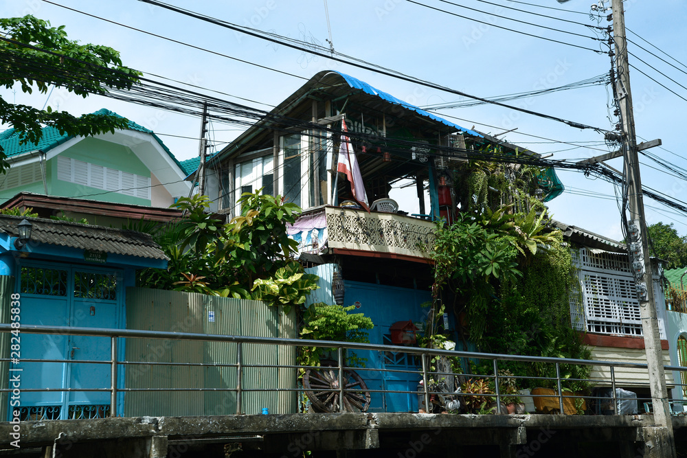 auf dem Fluss Chao Phraya in Bangkok, Architektur auf dem Fluss Chao Phraya in Bangkok, Architektur