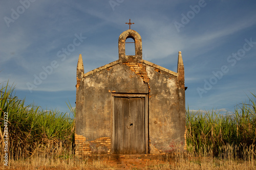 Принти на полотні An old chapel ruins