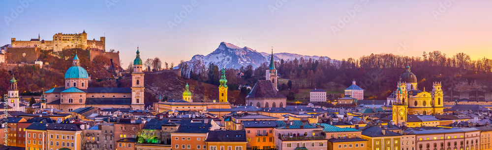 Fototapeta premium Twarz starego Salzburga w Austrii