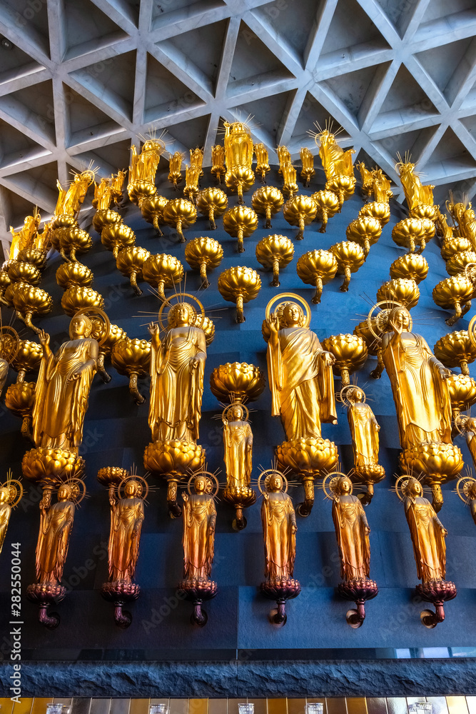 Fototapeta premium Isshinji Temple in Osaka, Japan