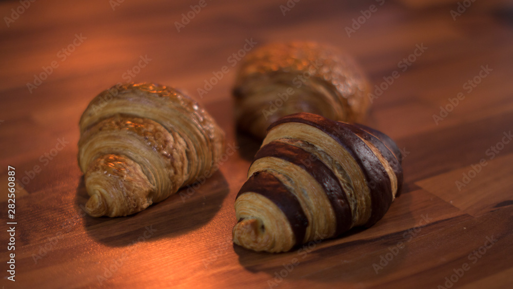 Pan artesanal recién hecho en la panadería Pan artesanal recién hecho en la panadería