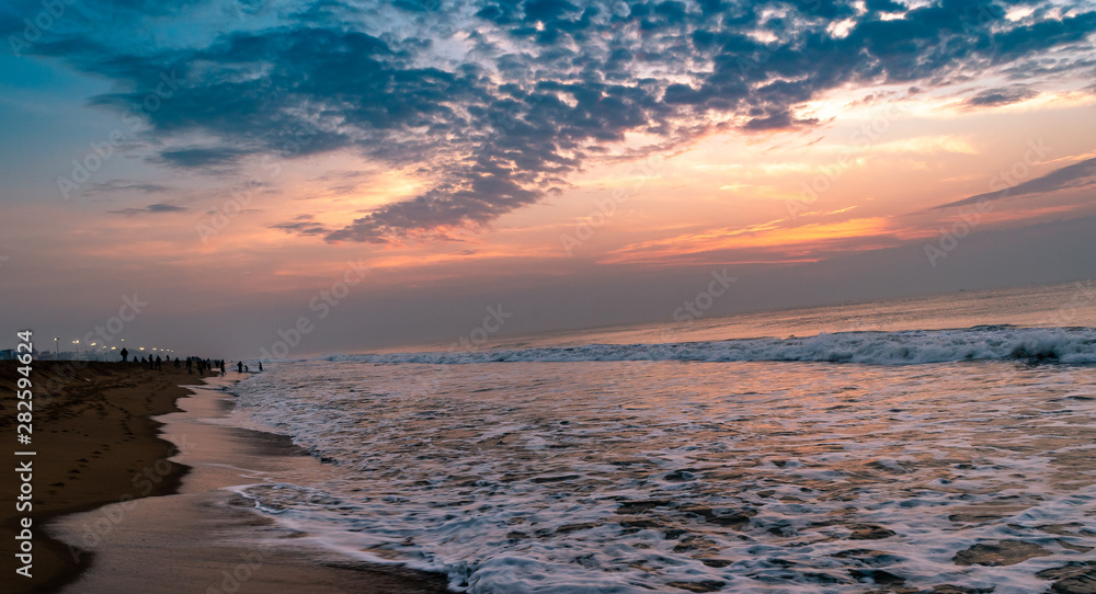 Obraz premium Sunrise at Puri beach.