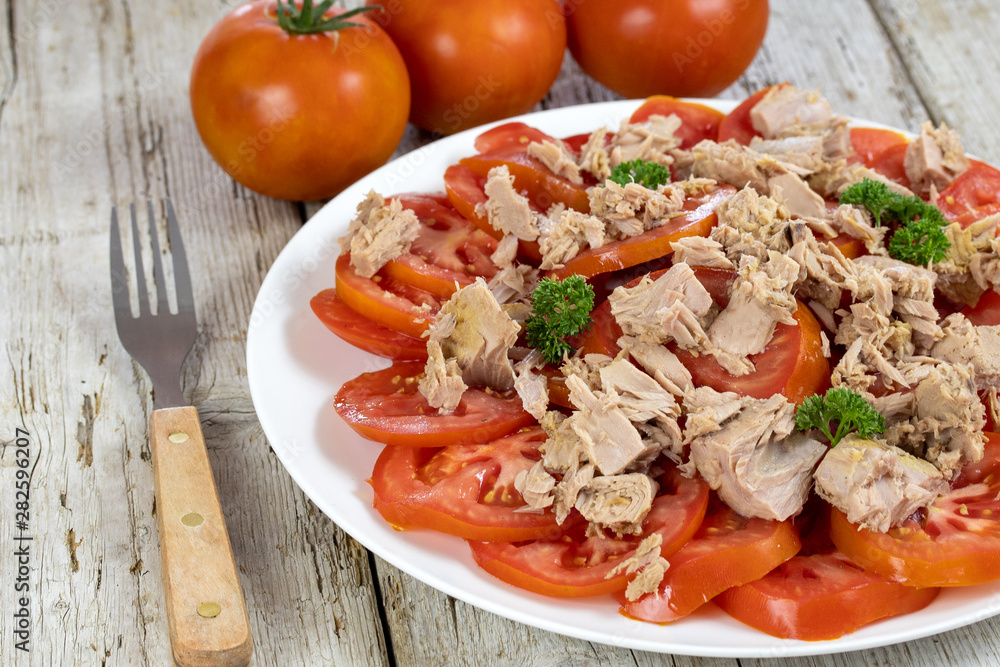 tomate et thon