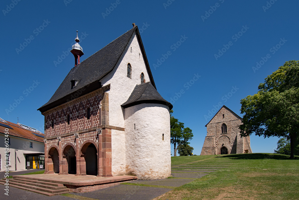 Blick auf das Weltkulturerbe Kloster Lorsch in Hessen, Deutschland 