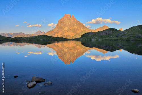 Pic du midi d'Ossau - coucher de soleil photo