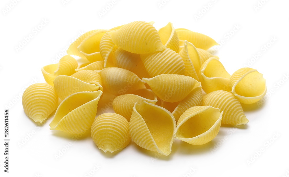 Conchiglie grandi pasta isolated on white background Stock Photo