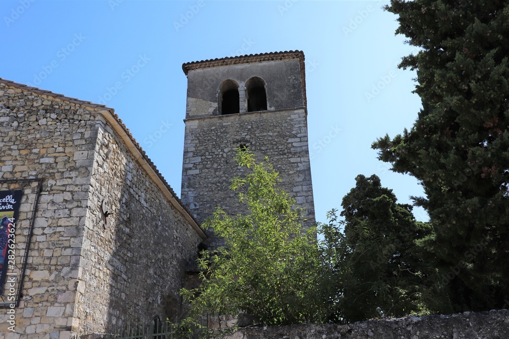 Ancienne eglise Sainte Foy de Mirmande du 12 ème siècle - Village de Mirmande Ancienne eglise Sainte Foy de Mirmande du 12 ème siècle - Village de Mirmande