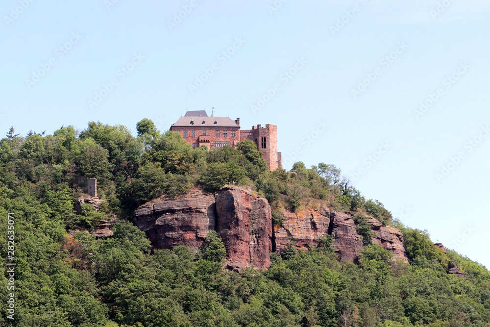 Un château sur la roche en Eifel