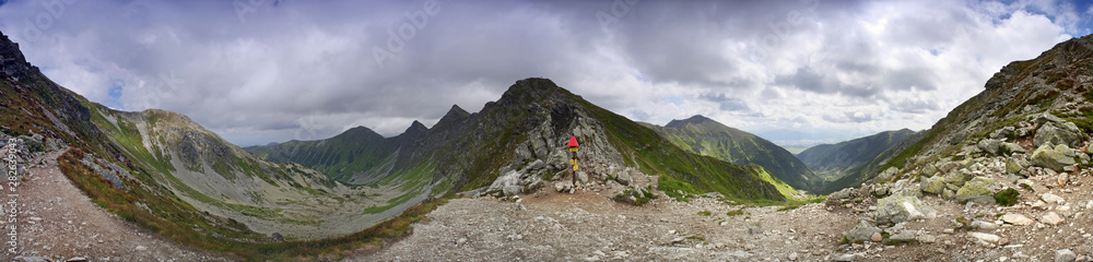 Obraz premium Panorama 360 z Przełęczy Smutnej Tatry Zachodnie - widok na Rohacze, Dolinę Smutną, Dolinę Żarską i Dolinę Rohacką