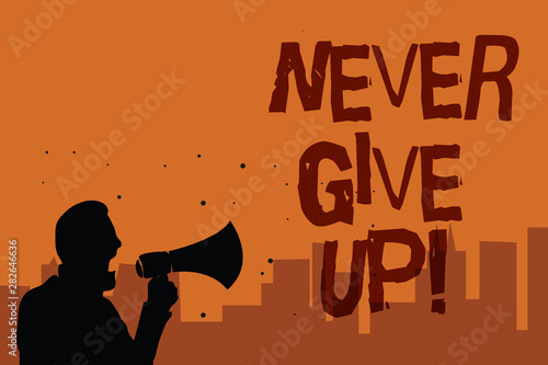 Платно Writing note showing Never Give Up