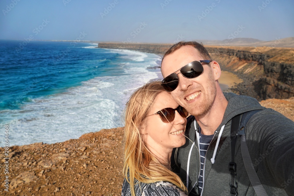 Paar im Urlaub | am Meer Paar im Urlaub | am Meer