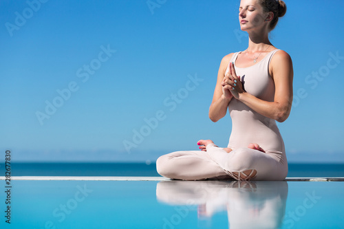 Sporty beautiful young woma...