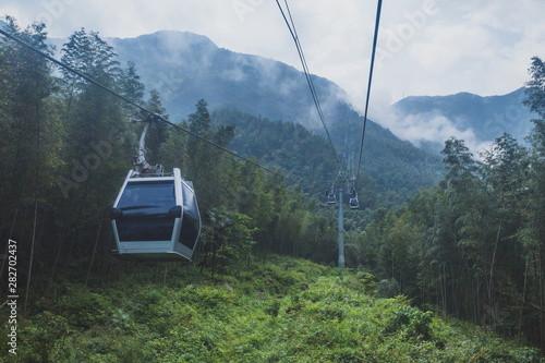 Fotografie Cable cars on Mingyue Mountain, Jiangxi, China