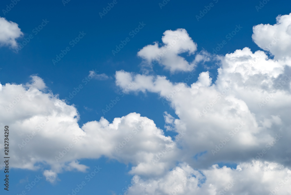 Obraz premium Fluffy clouds