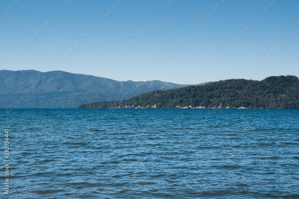 青い静かな湖　屈斜路湖